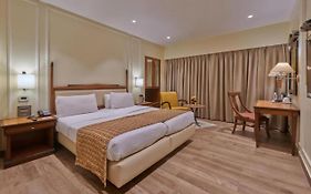Hotel Havenwood Suites Near Delhi Airport